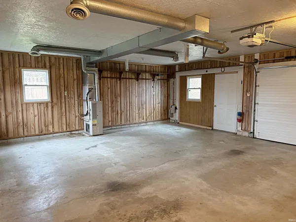 $282,500 | 1504 East National Highway, Washington, IN 47501