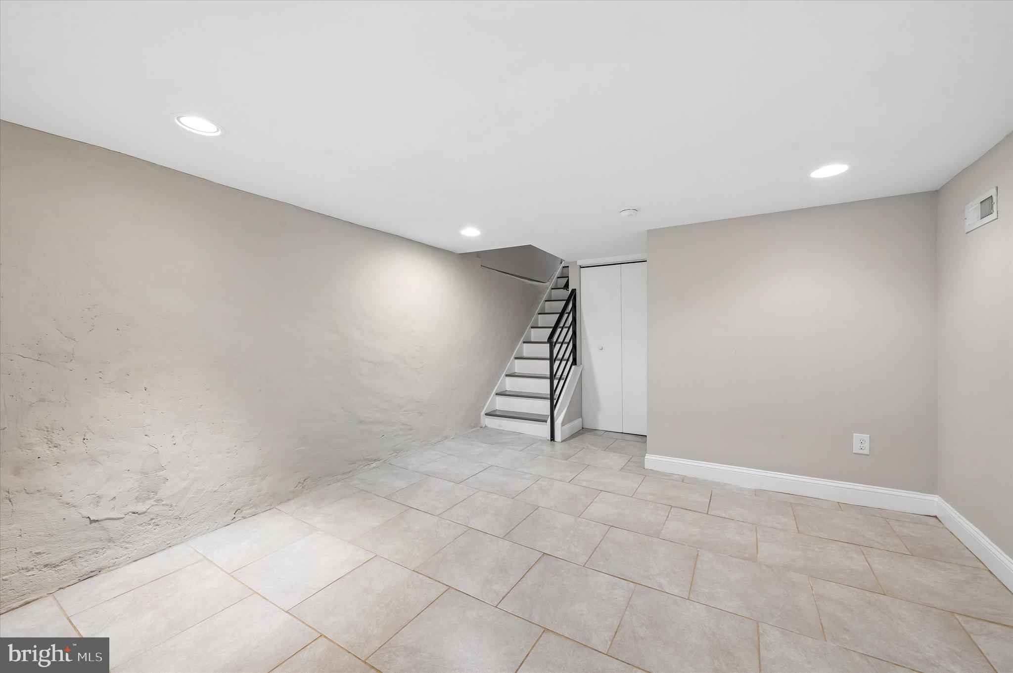 1748 South Mole Street Philadelphia, PA 19145 - Photo 24 of 27