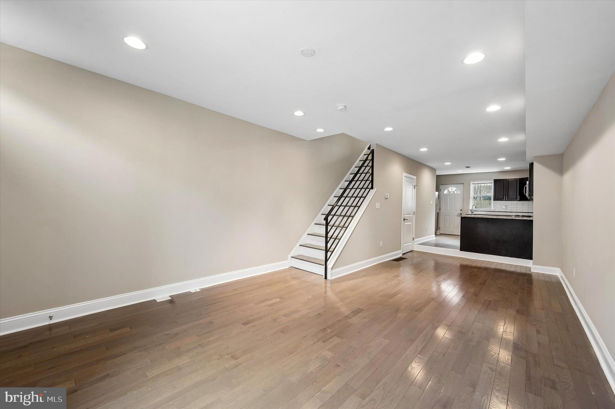 1748 South Mole Street Philadelphia, PA 19145 - Photo 4 of 27