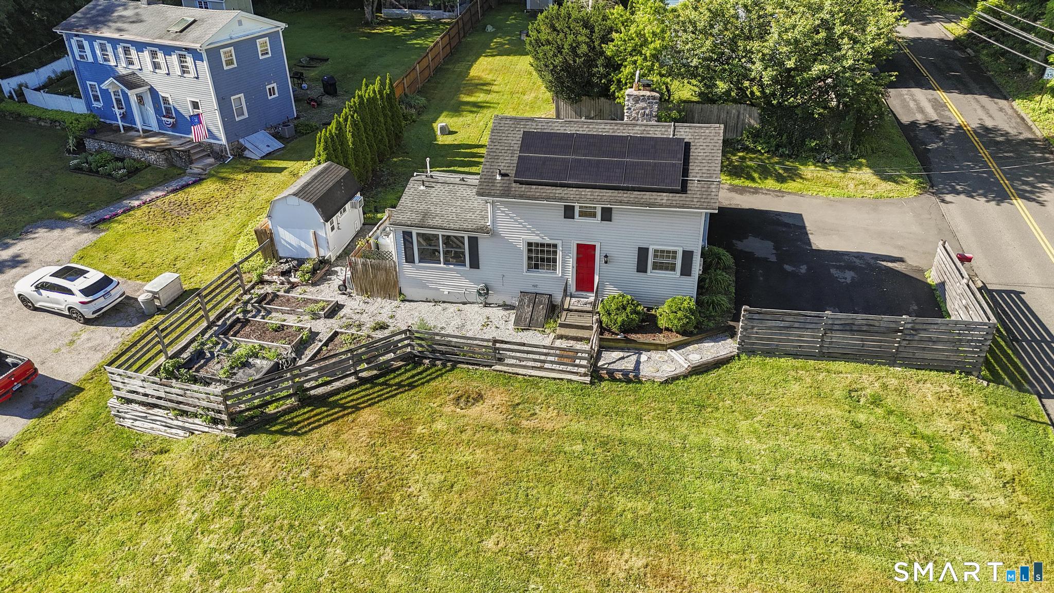 259 Peck Hill Road Woodbridge, CT 06525 - Photo 5 of 33