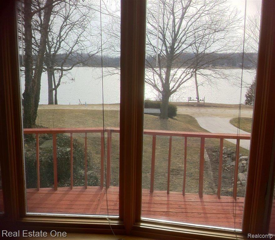 11381 Hall Road Whitmore Lake, MI 48189 - Photo 11 of 21 DINING VIEW.jpg