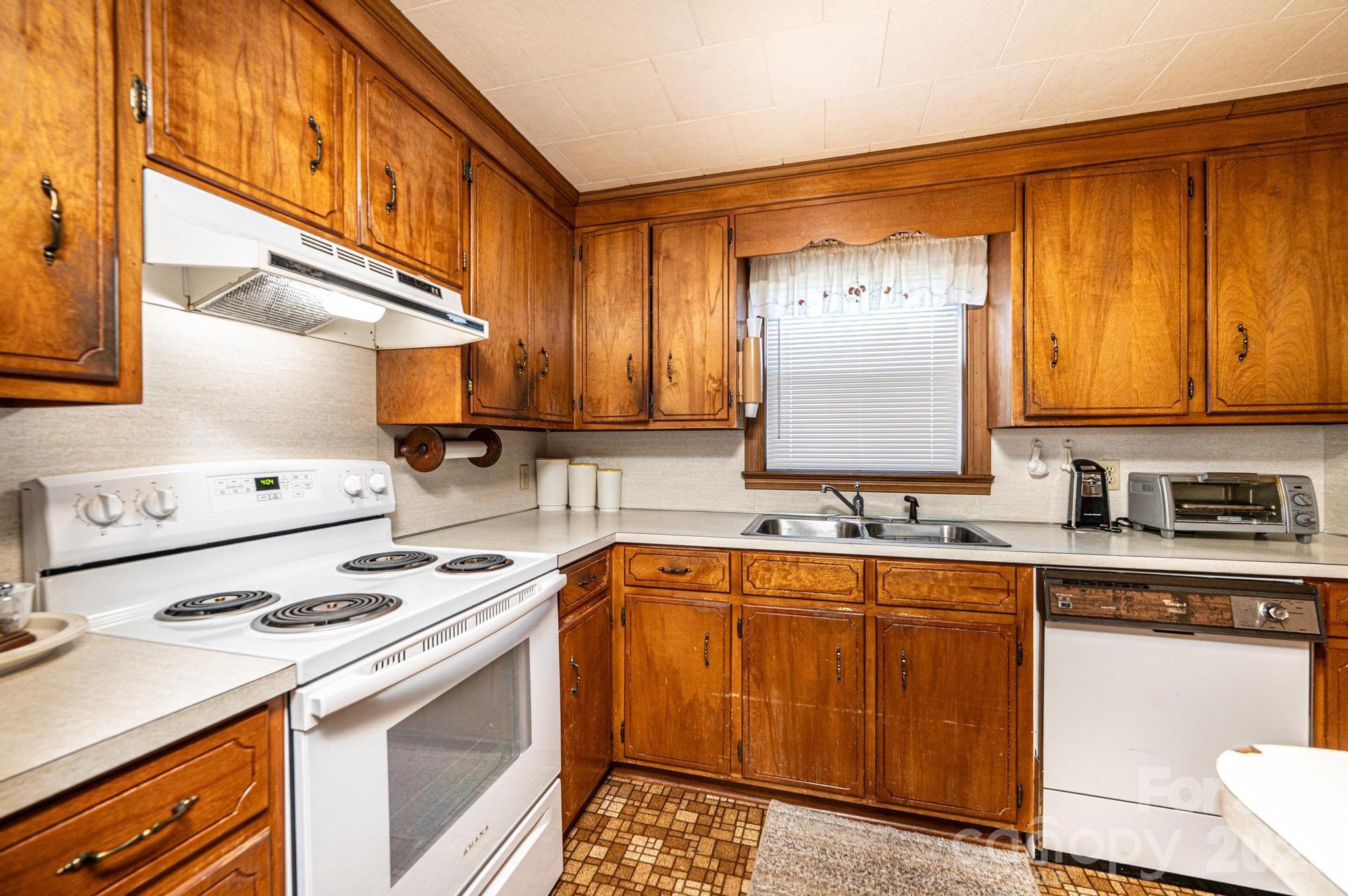 452 Swanson Road Lenoir, NC 28645 - Photo 26 of 48