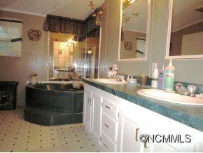 980 Jenkins Valley Road Alexander, NC 28701 - Photo 9 of 22 Gallery Image 9