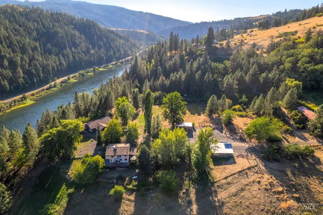 $1,490,000 | 134 Bear Paw Lane, Lenore, ID 83541