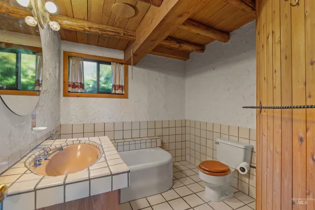 $1,490,000 | 134 Bear Paw Lane, Lenore, ID 83541