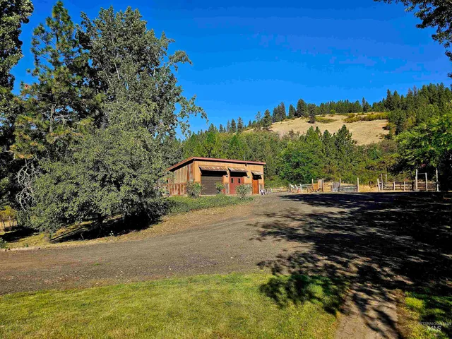 $1,490,000 | 134 Bear Paw Lane, Lenore, ID 83541