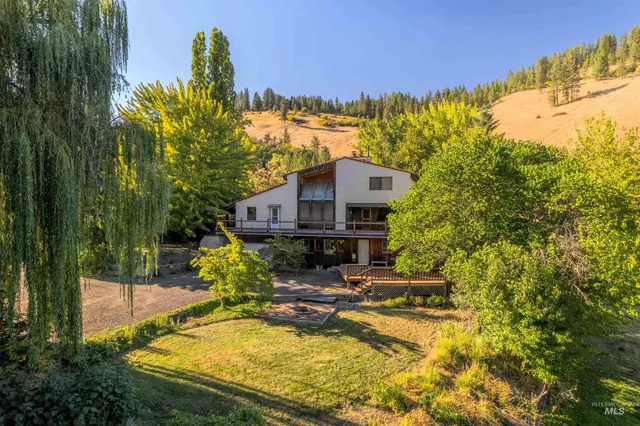 $1,490,000 | 134 Bear Paw Lane, Lenore, ID 83541