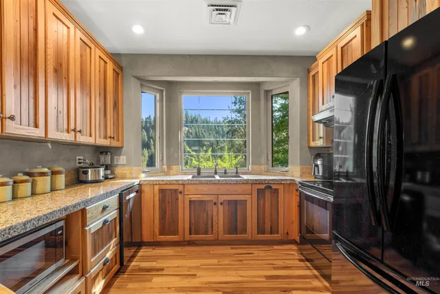 $1,490,000 | 134 Bear Paw Lane, Lenore, ID 83541