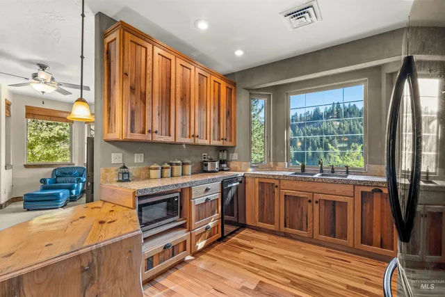 $1,490,000 | 134 Bear Paw Lane, Lenore, ID 83541