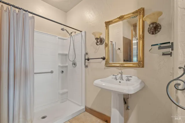 $1,490,000 | 134 Bear Paw Lane, Lenore, ID 83541