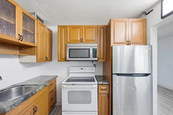 $1,600 | 452 Normandy Lane, Unit J, Delray Beach, FL 33484