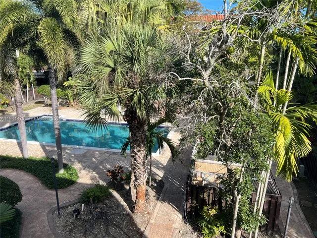 $2,150 | 6900 North Kendall Drive, Unit A309, Pinecrest, FL 33156