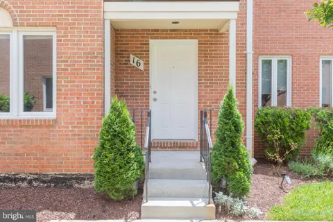 $695,000 | 16 Rockcrest Circle, Rockville, MD 20851