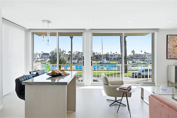 $1,095,000 | 383 Bay Shore Avenue, Unit 203, Long Beach, CA 90803