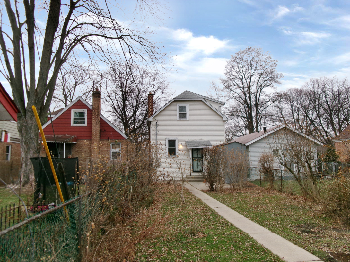 2011 Grey Avenue Evanston, IL 60201 - Photo 20 of 20 a front view of a house with garden