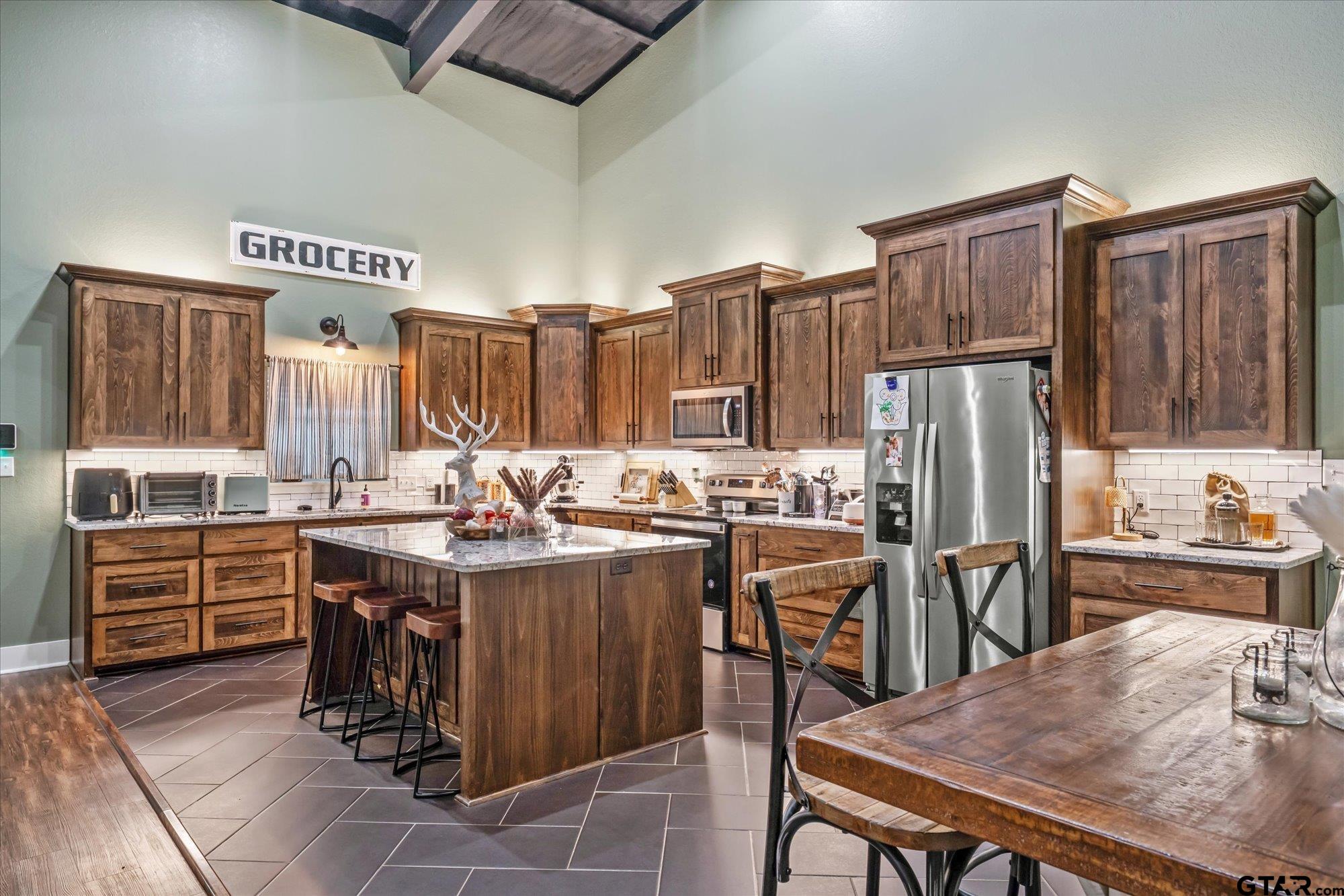 1000 West Main Street Chandler, TX 75758 - Photo 2 of 33