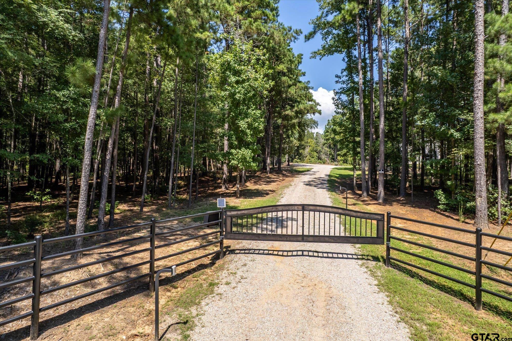 1000 West Main Street Chandler, TX 75758 - Photo 28 of 33