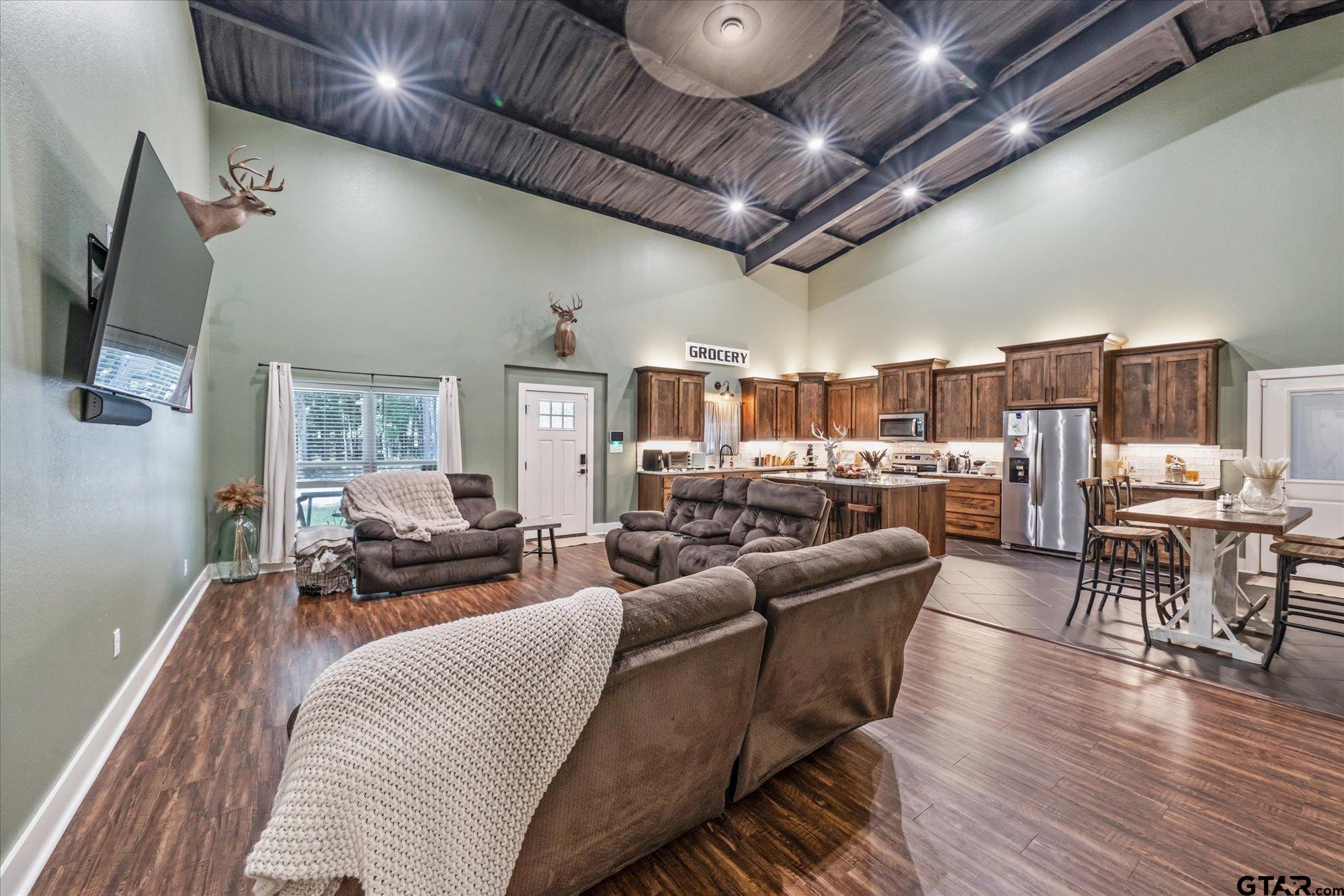 1000 West Main Street Chandler, TX 75758 - Photo 6 of 33