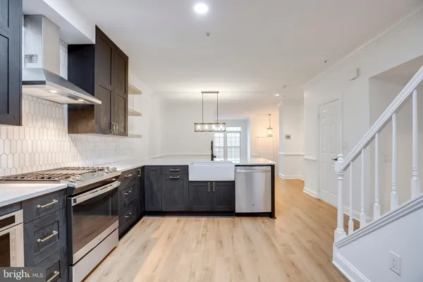 $6,000 | 1516 North Colonial Terrace, Arlington, VA 22209