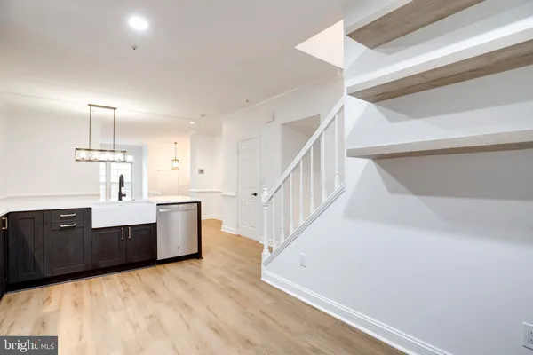 $6,000 | 1516 North Colonial Terrace, Arlington, VA 22209