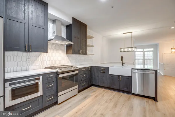 $6,000 | 1516 North Colonial Terrace, Arlington, VA 22209