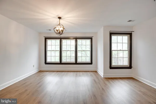 $6,000 | 1516 North Colonial Terrace, Arlington, VA 22209