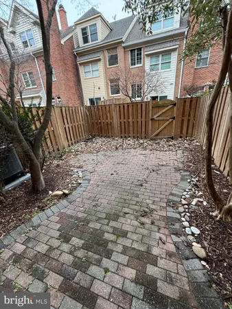 $6,000 | 1516 North Colonial Terrace, Arlington, VA 22209