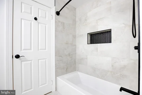 $6,000 | 1516 North Colonial Terrace, Arlington, VA 22209