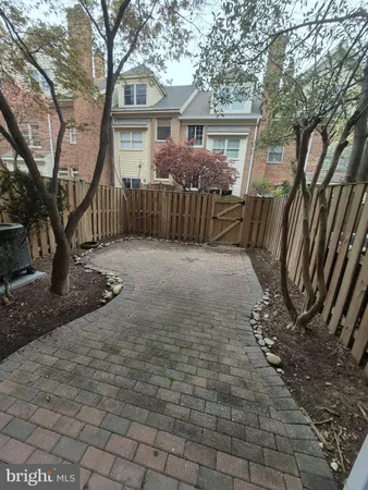 $6,000 | 1516 North Colonial Terrace, Arlington, VA 22209