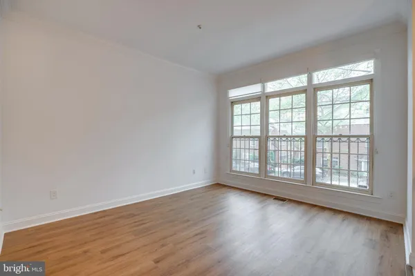 $6,000 | 1516 North Colonial Terrace, Arlington, VA 22209