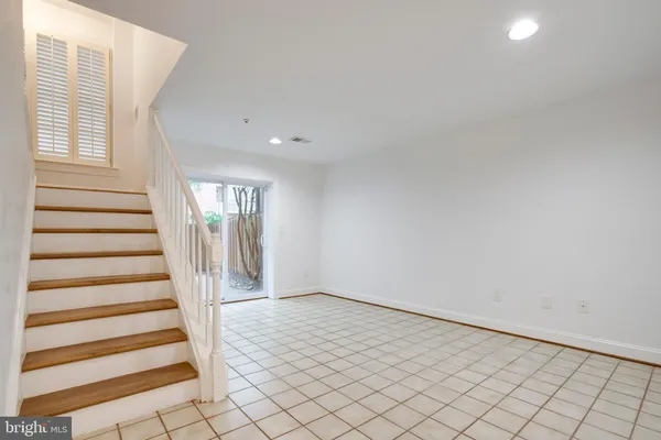 $6,000 | 1516 North Colonial Terrace, Arlington, VA 22209