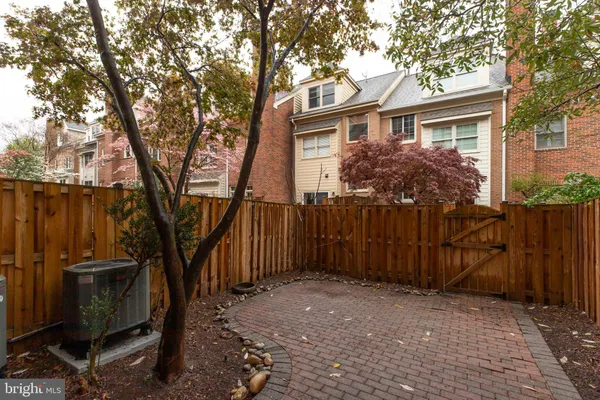 $6,000 | 1516 North Colonial Terrace, Arlington, VA 22209