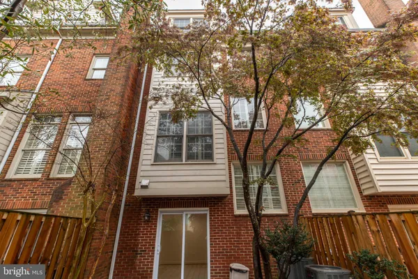 $6,000 | 1516 North Colonial Terrace, Arlington, VA 22209