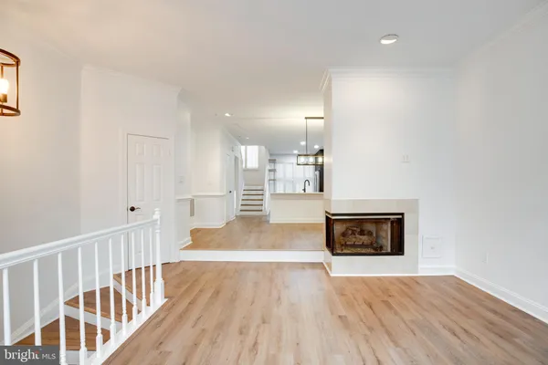 $6,000 | 1516 North Colonial Terrace, Arlington, VA 22209