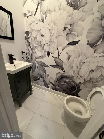 $6,000 | 1516 North Colonial Terrace, Arlington, VA 22209