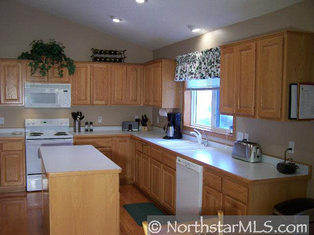 17769 Steading Road Eden Prairie, MN 55347 - Photo 5 of 10 Gallery Image 5