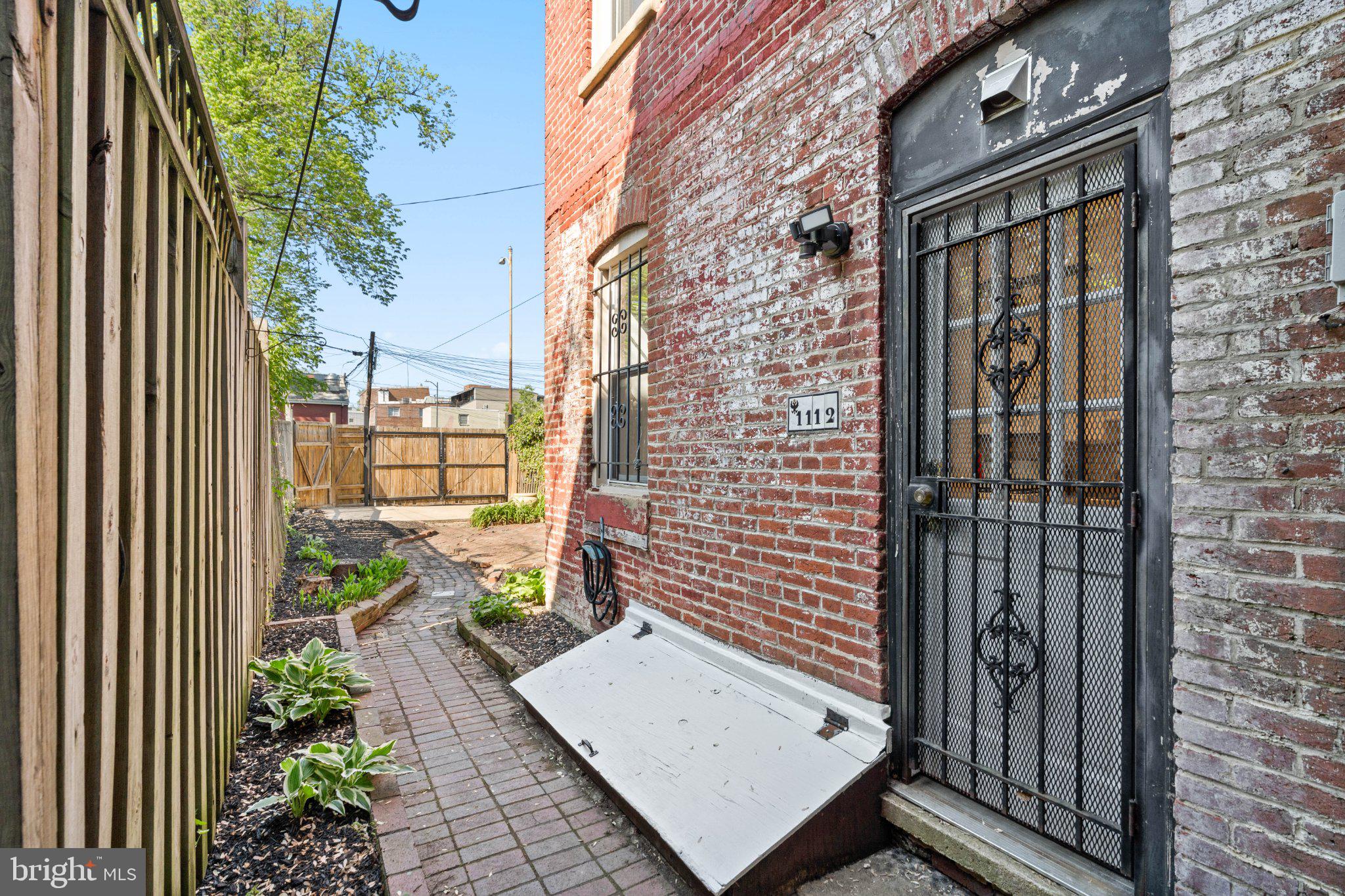 1112 I Street Southeast Washington, DC 20003 - Photo 29 of 42