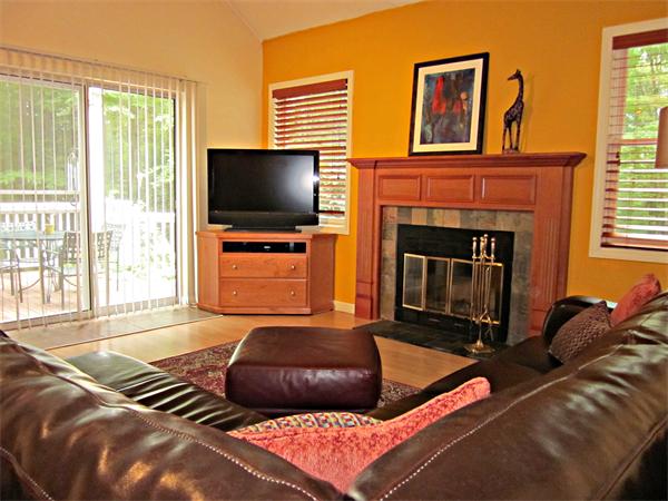 17 Stanley Road Medway, MA 02053 - Photo 6 of 29 Gallery Image 6