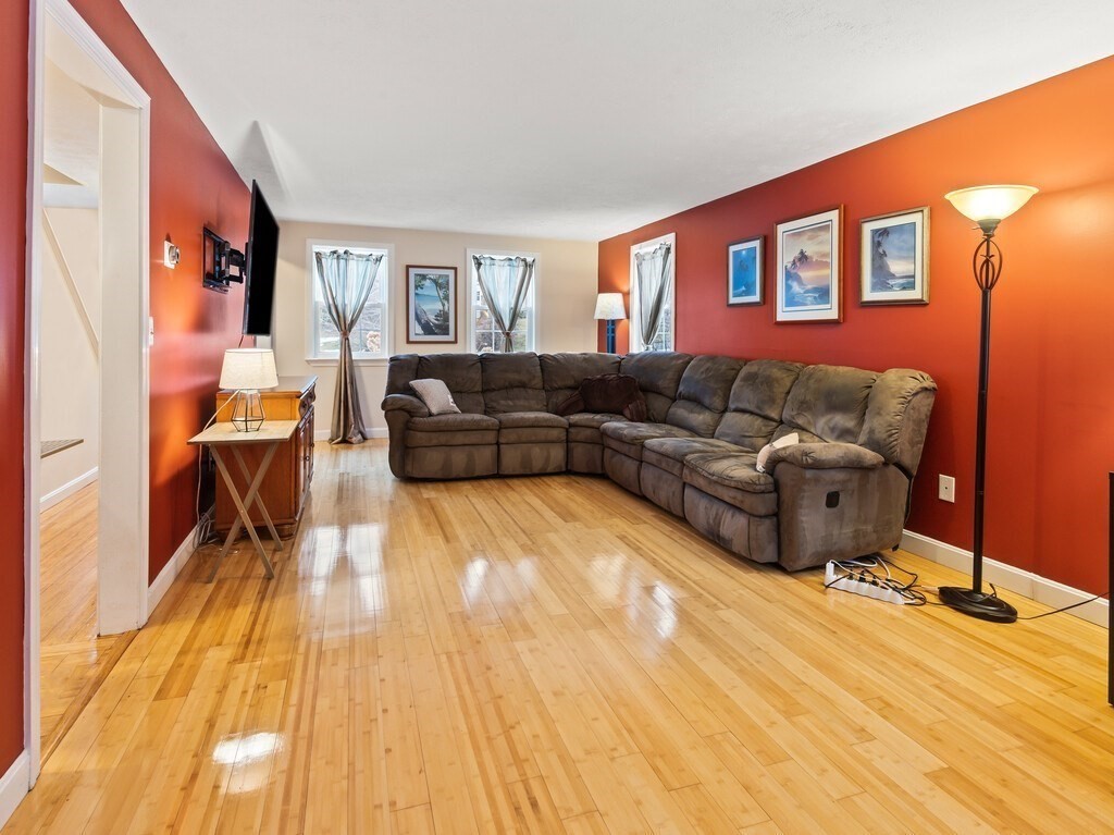 5 Shearson Drive Shrewsbury, MA 01545 - Photo 13 of 41