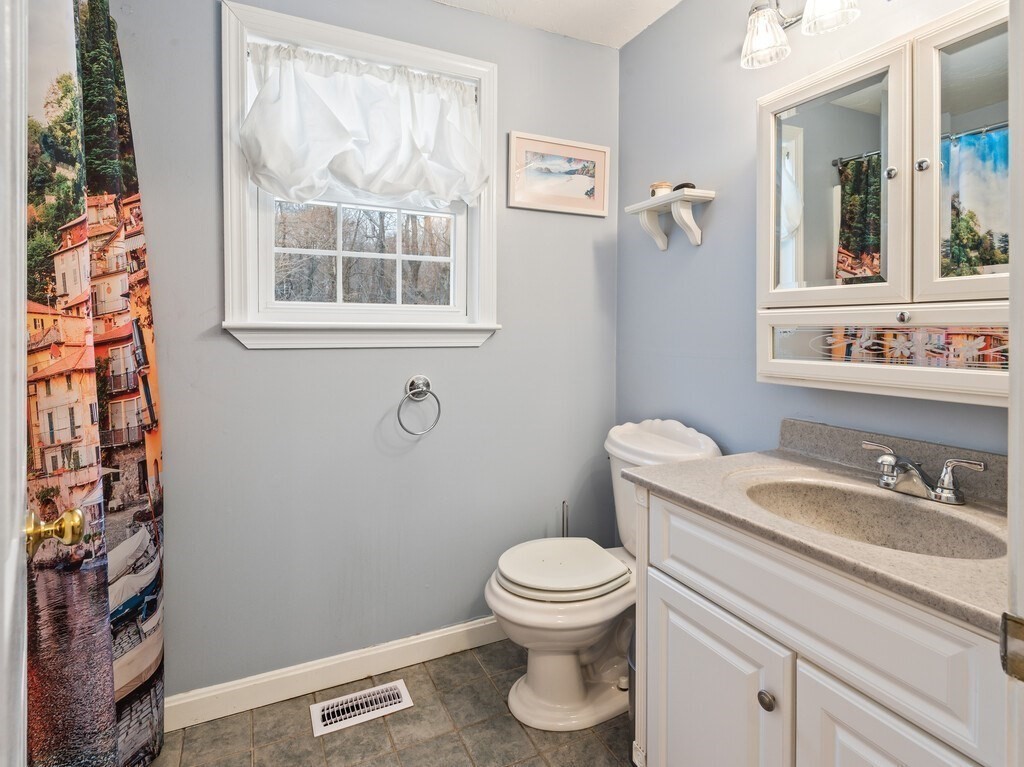 5 Shearson Drive Shrewsbury, MA 01545 - Photo 14 of 41