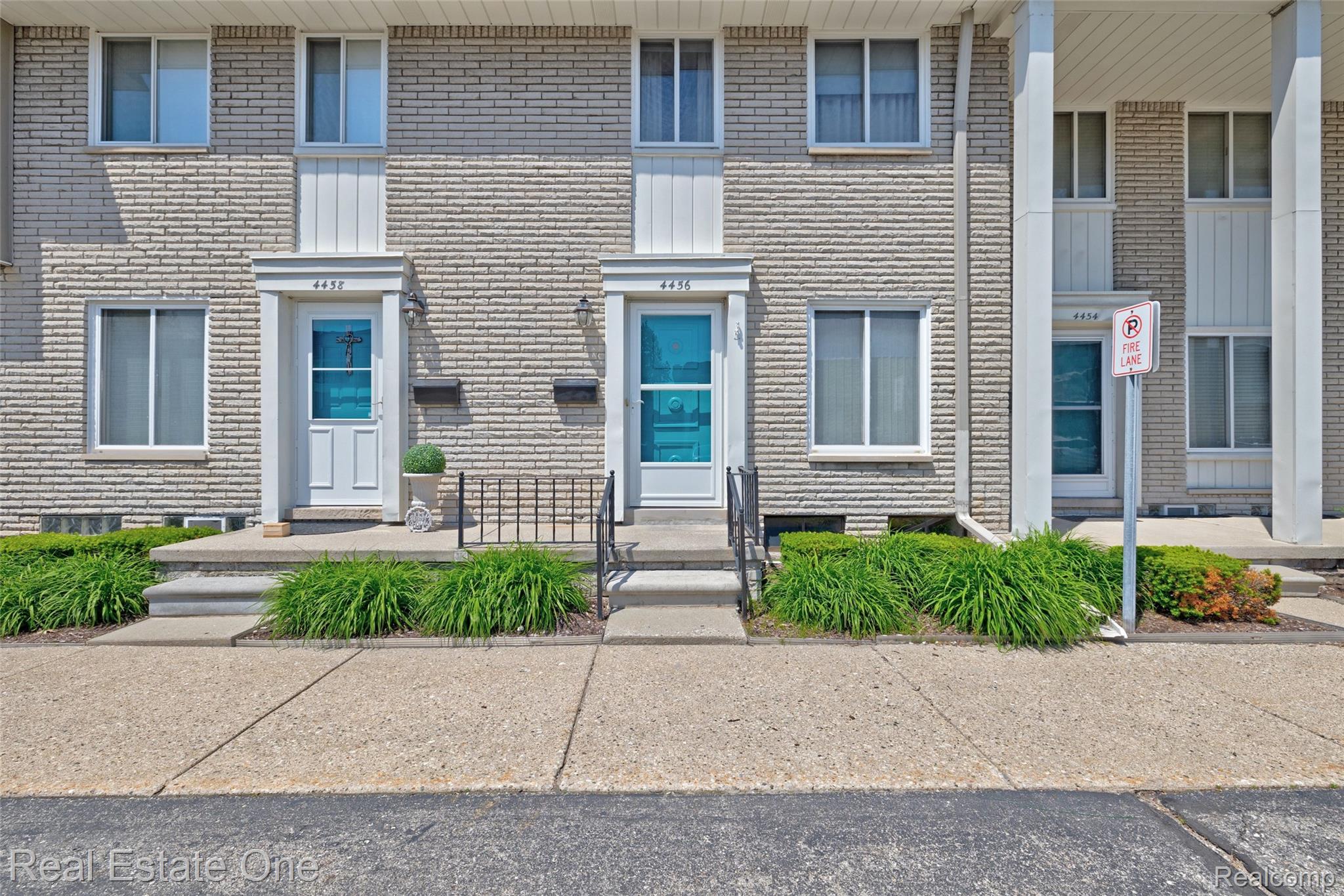 4456 15 Mile Road Sterling Heights, MI 48310 - Photo 2 of 31 2) Front.jpg