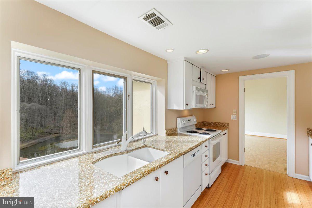6 Ringfield Road, Unit B3 Chadds Ford, PA 19317 - Photo 23 of 50 Kitchen