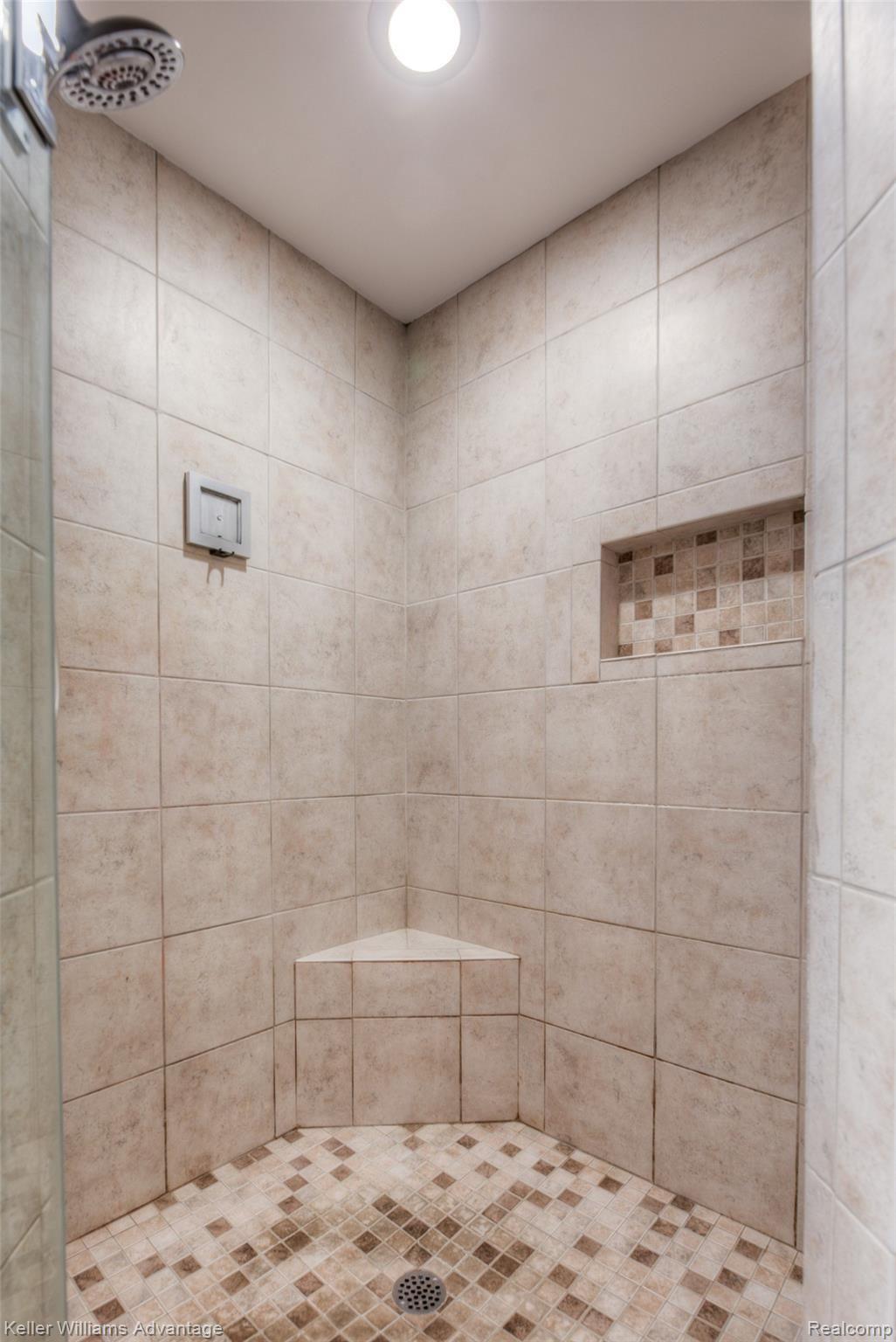 16425 Rougeway Street Livonia, MI 48154 - Photo 47 of 47 -51.jpg