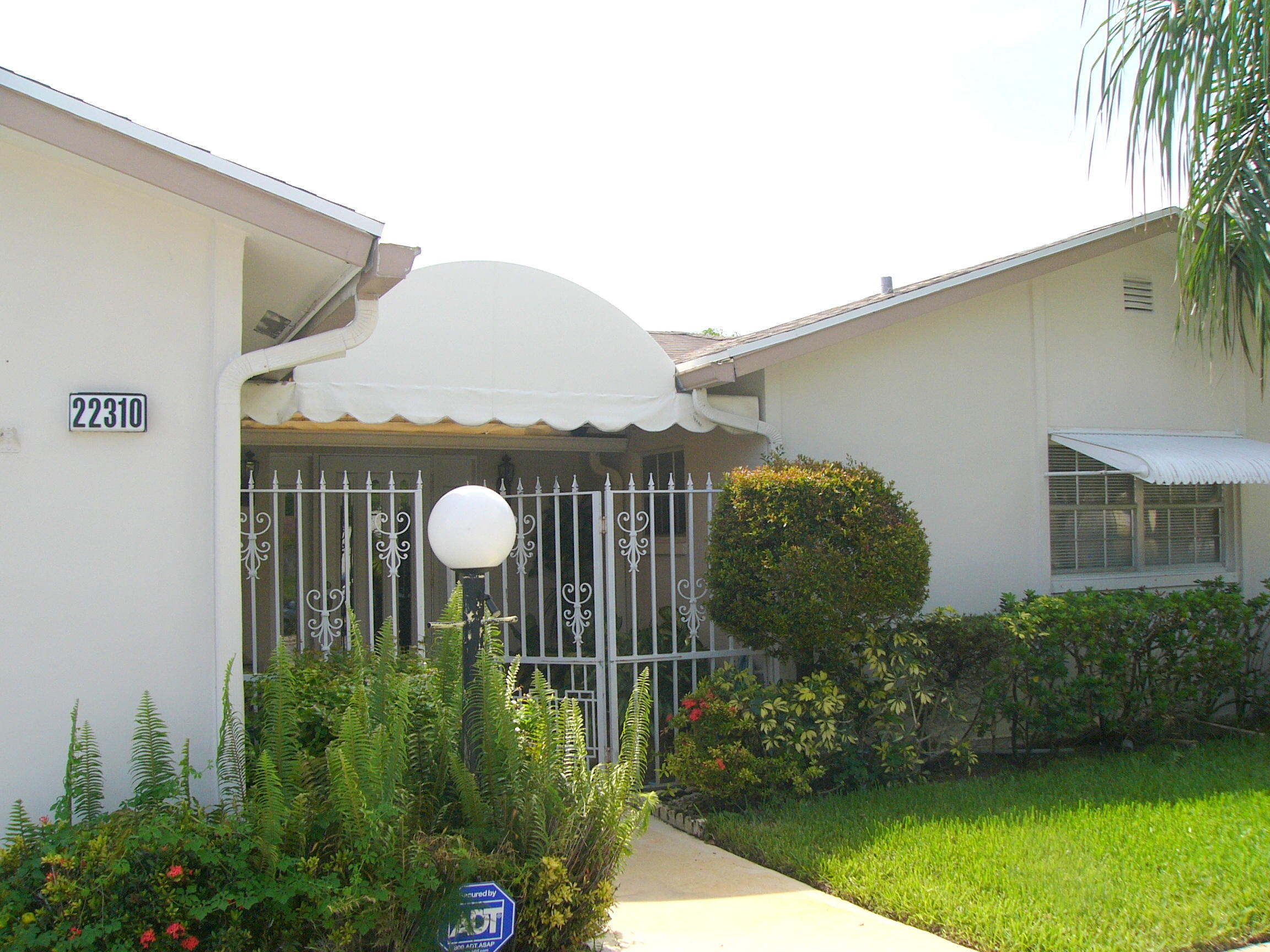 22310 Southwest 65th Avenue Boca Raton, FL 33428 - Photo 3 of 25 P1330442