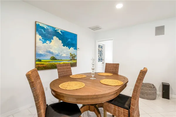 $2,000 | 456 19th Place, Vero Beach, FL 32960
