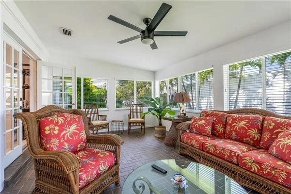 $2,000 | 456 19th Place, Vero Beach, FL 32960