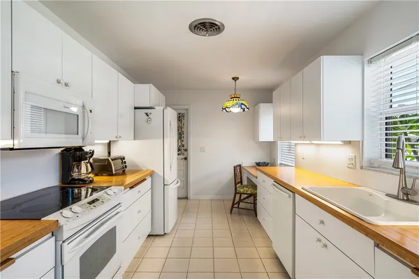 $2,000 | 456 19th Place, Vero Beach, FL 32960