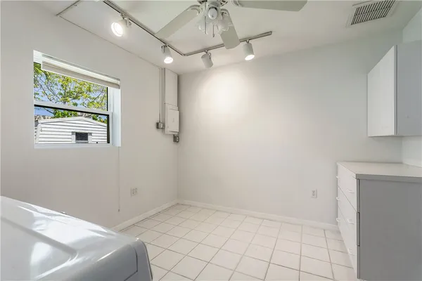 $2,000 | 456 19th Place, Vero Beach, FL 32960