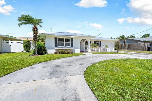 $2,000 | 456 19th Place, Vero Beach, FL 32960