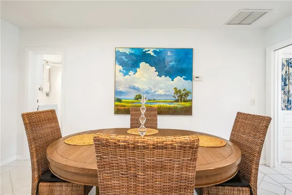 $2,000 | 456 19th Place, Vero Beach, FL 32960